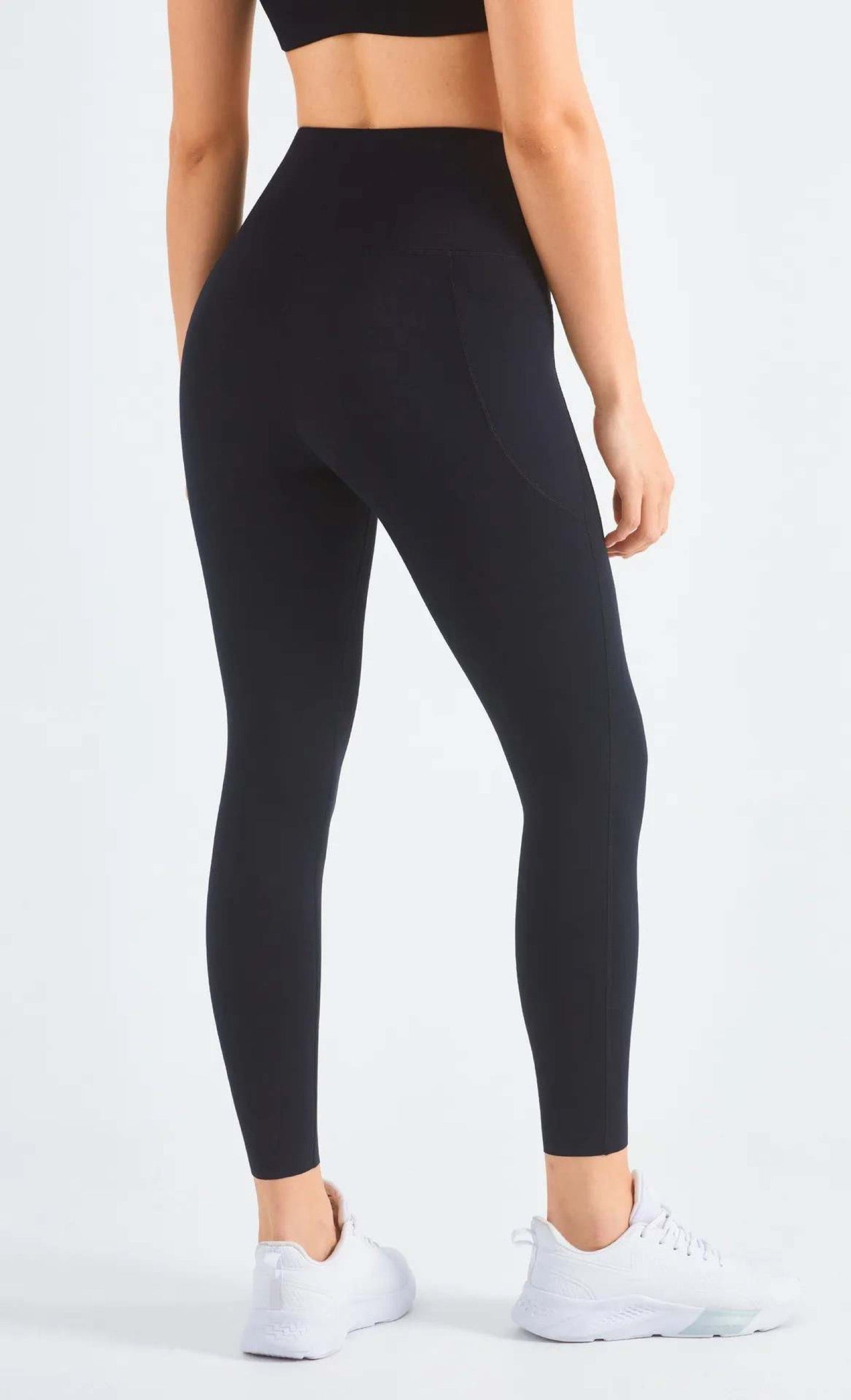 Melby Jo Pocket Perfect Black Leggings